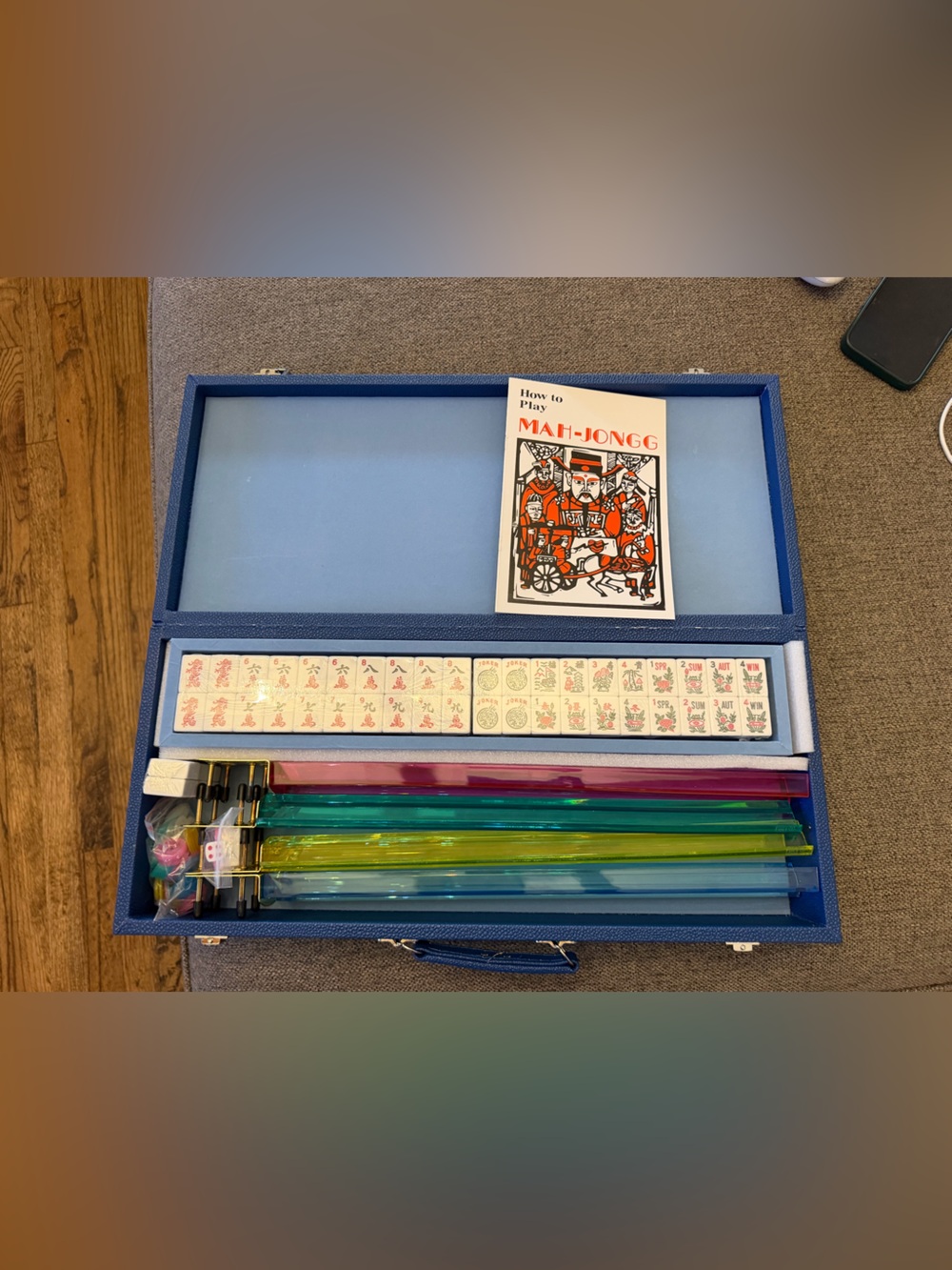 Mahjong Set with White Tiles and Navy Case - Picture 4 of 16